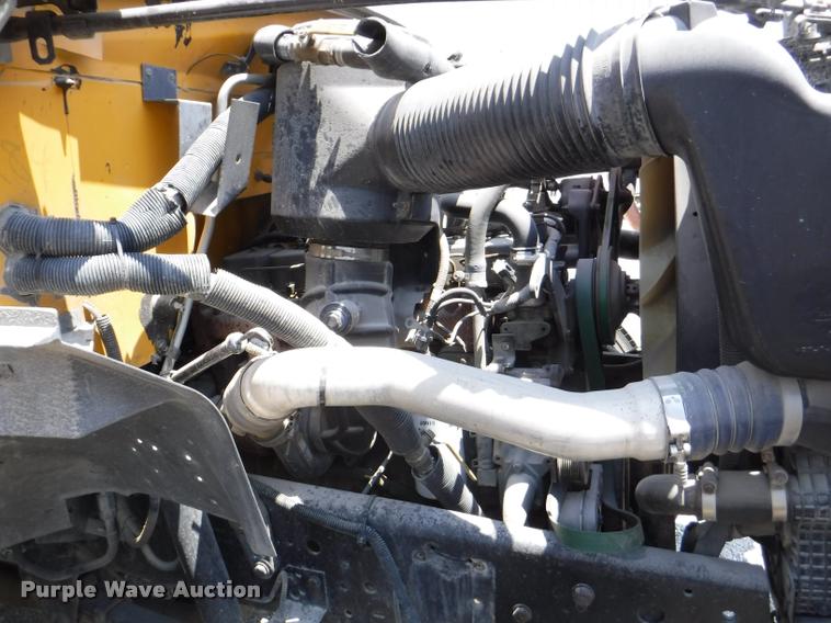 image for item K5944 1997 Ford B800 school bus