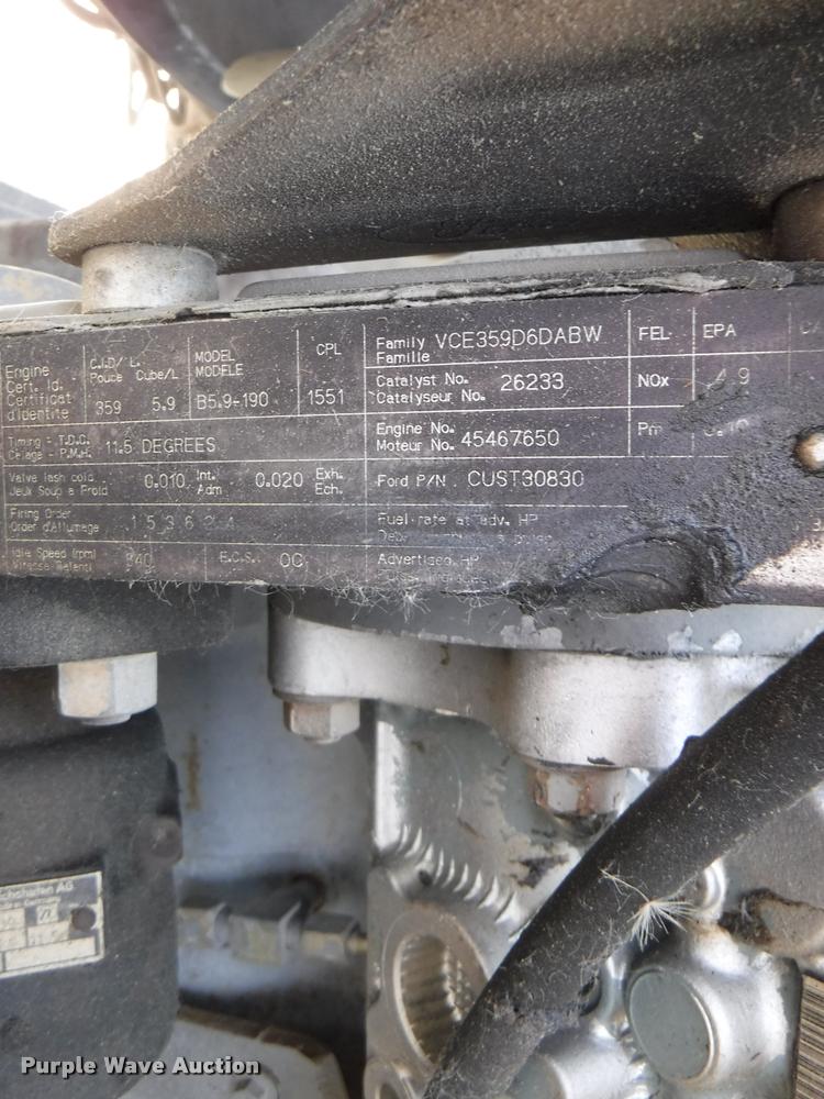 image for item K5944 1997 Ford B800 school bus