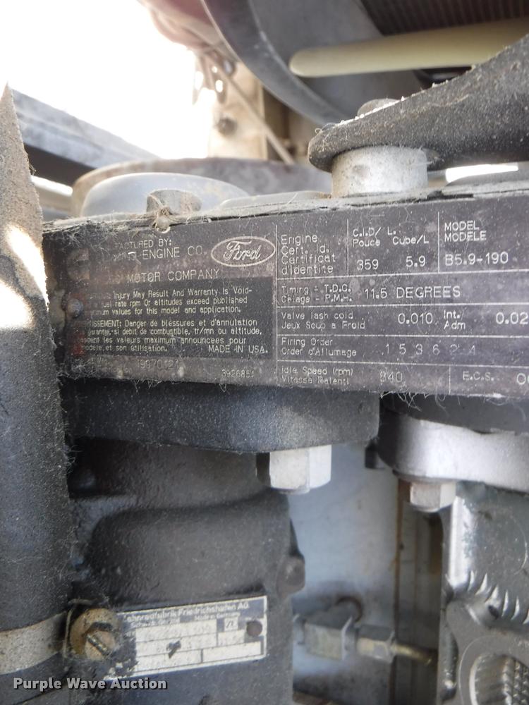 image for item K5944 1997 Ford B800 school bus