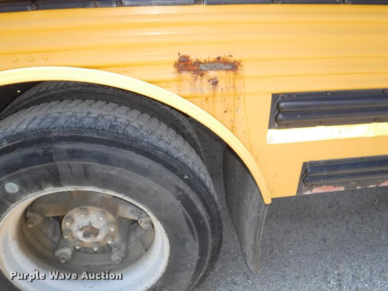 image for item K5944 1997 Ford B800 school bus