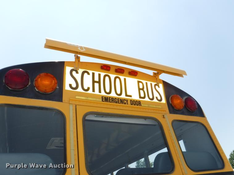 image for item K5944 1997 Ford B800 school bus