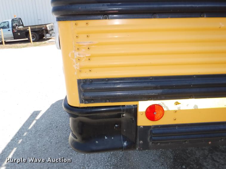 image for item K5944 1997 Ford B800 school bus