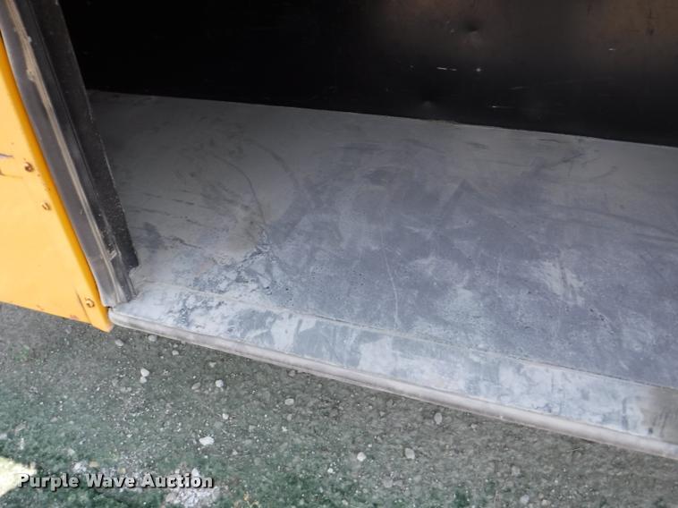 image for item K5944 1997 Ford B800 school bus