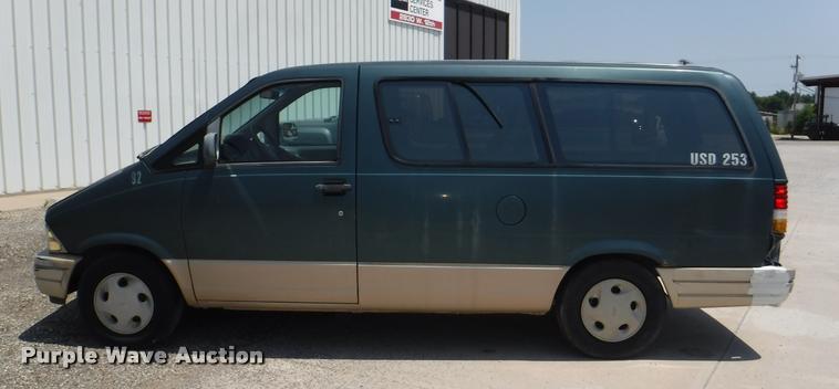 image for item K5945 1995 Ford Aerostar XLT Extended van
