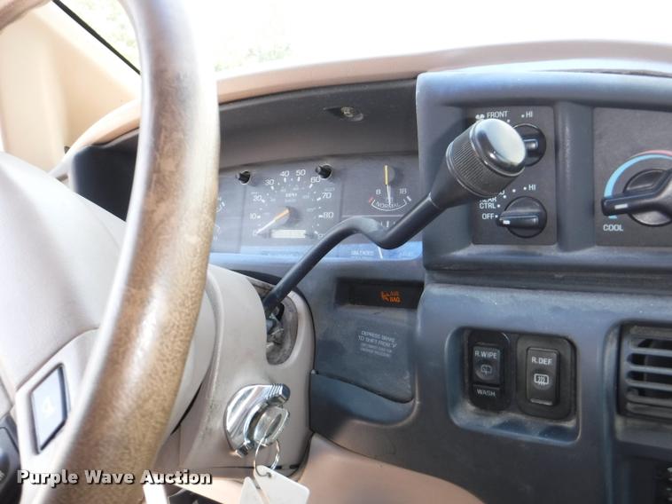 image for item K5945 1995 Ford Aerostar XLT Extended van