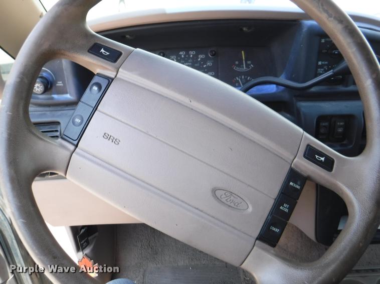 image for item K5945 1995 Ford Aerostar XLT Extended van