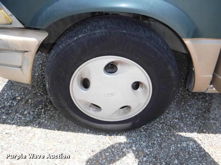 image for item K5945 1995 Ford Aerostar XLT Extended van