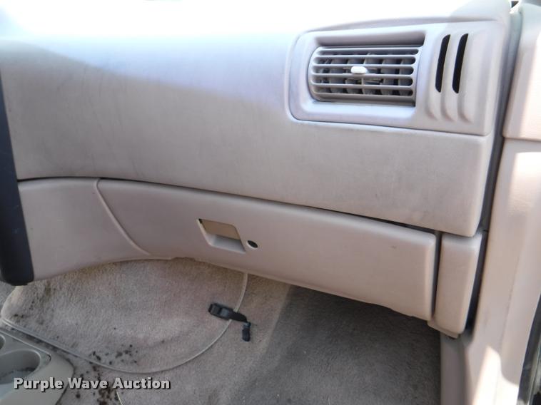 image for item K5945 1995 Ford Aerostar XLT Extended van