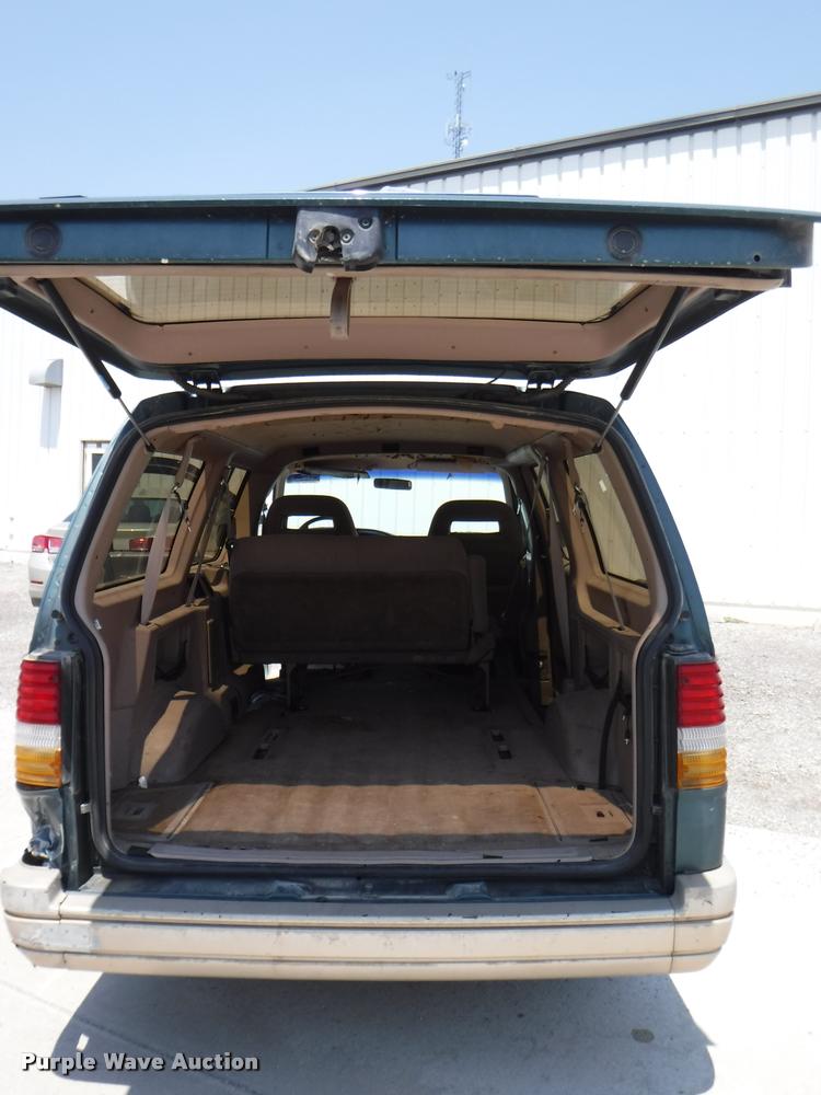 image for item K5945 1995 Ford Aerostar XLT Extended van