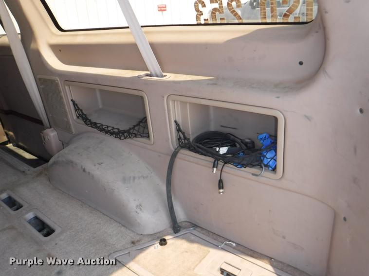 image for item K5945 1995 Ford Aerostar XLT Extended van