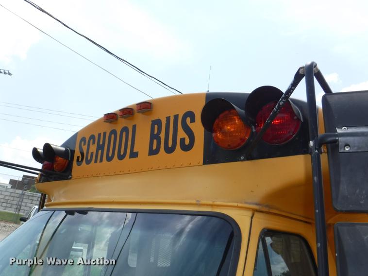 image for item K5946 1993 Chevrolet G30 school bus