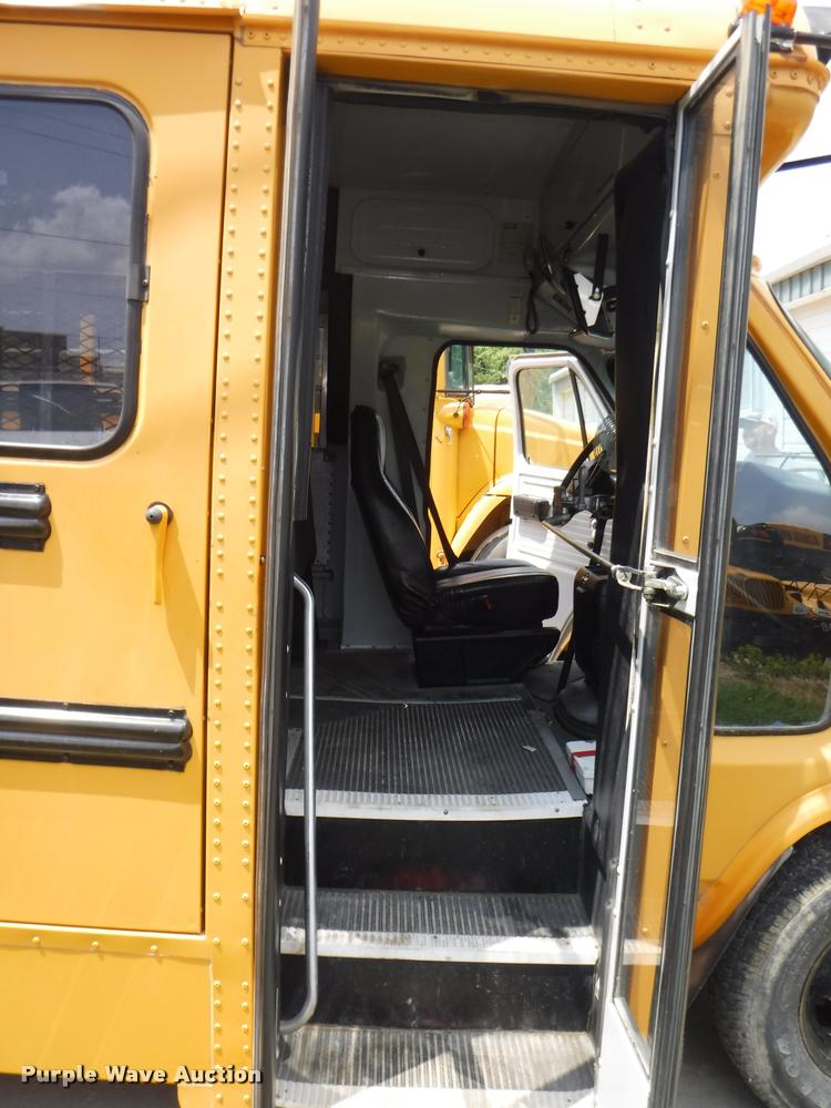 image for item K5946 1993 Chevrolet G30 school bus