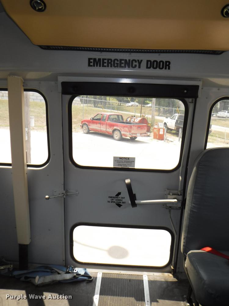 image for item K5946 1993 Chevrolet G30 school bus