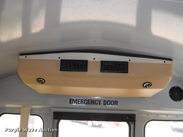 image for item K5946 1993 Chevrolet G30 school bus