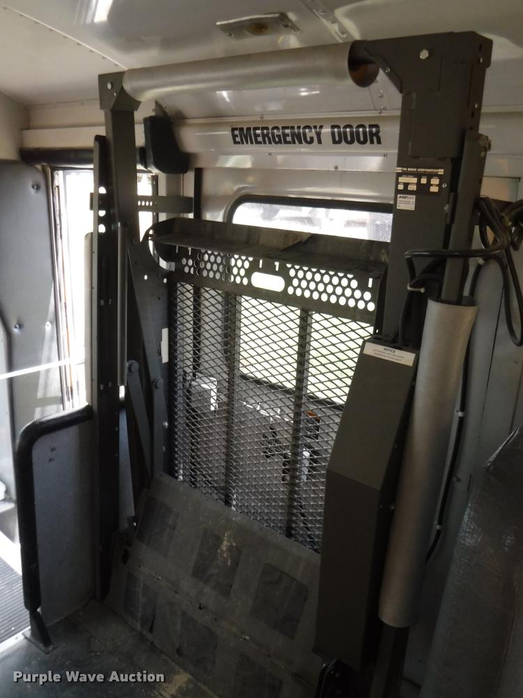 image for item K5946 1993 Chevrolet G30 school bus