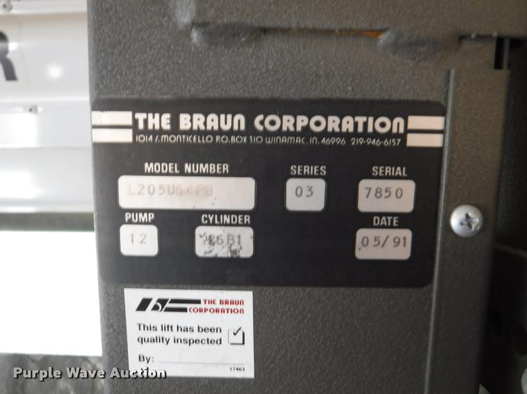 image for item K5946 1993 Chevrolet G30 school bus