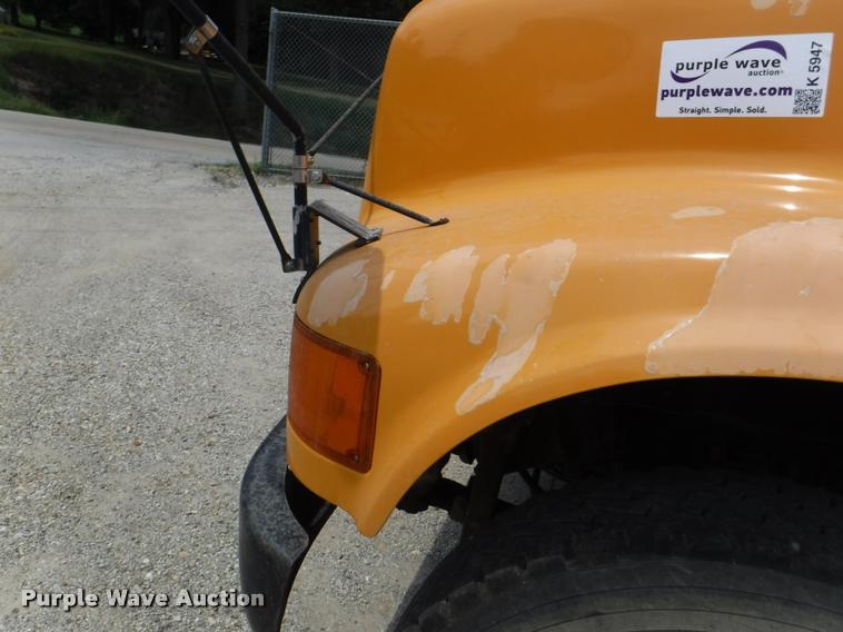 image for item K5947 1996 International 3800 school bus
