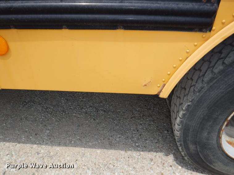 image for item K5947 1996 International 3800 school bus