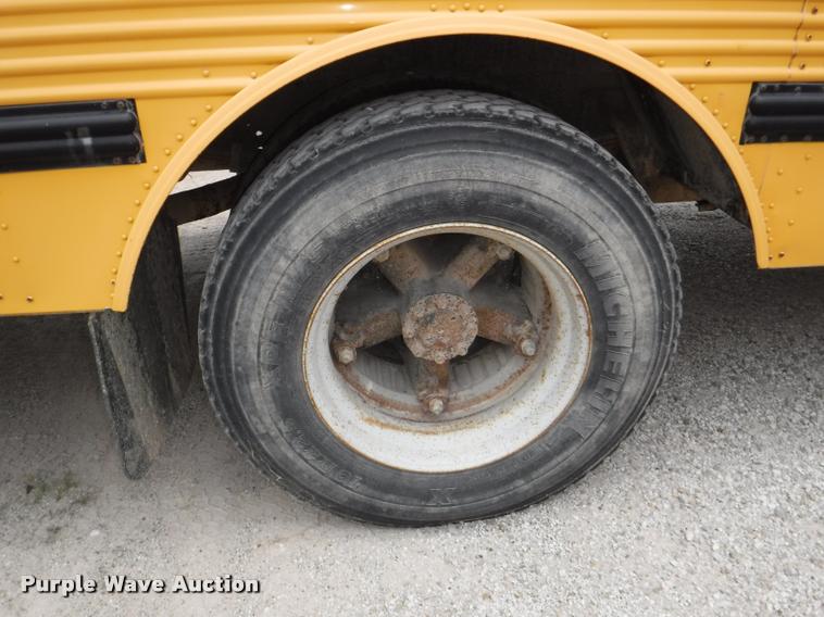 image for item K5947 1996 International 3800 school bus