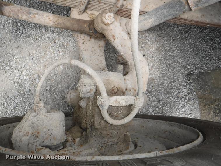 image for item K5947 1996 International 3800 school bus