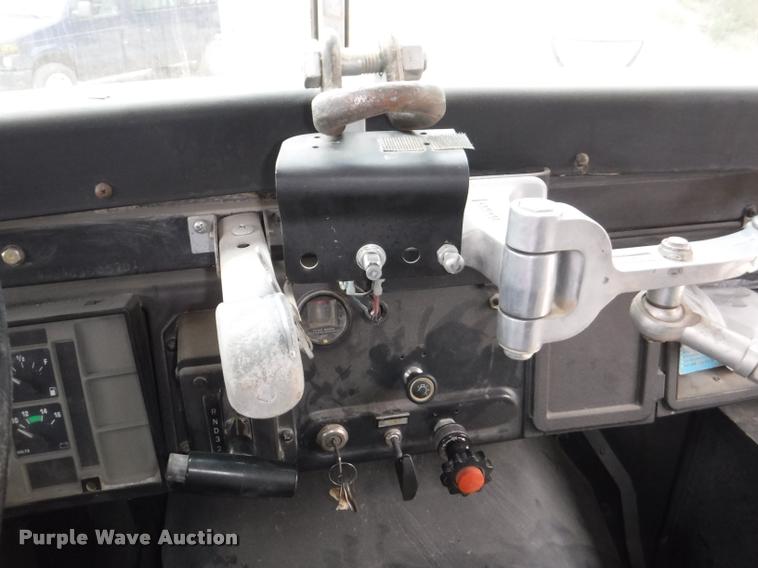 image for item K5947 1996 International 3800 school bus