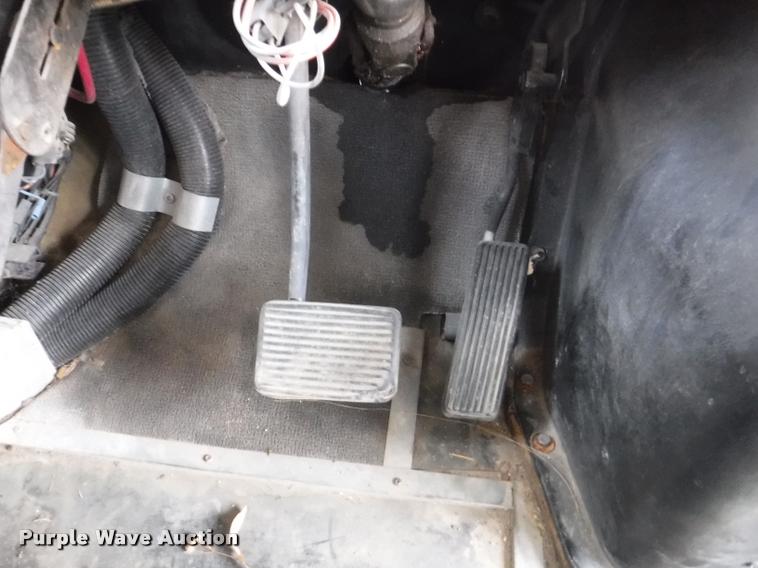 image for item K5947 1996 International 3800 school bus