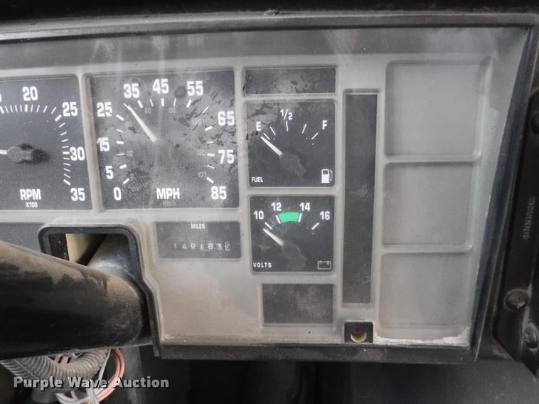 image for item K5947 1996 International 3800 school bus