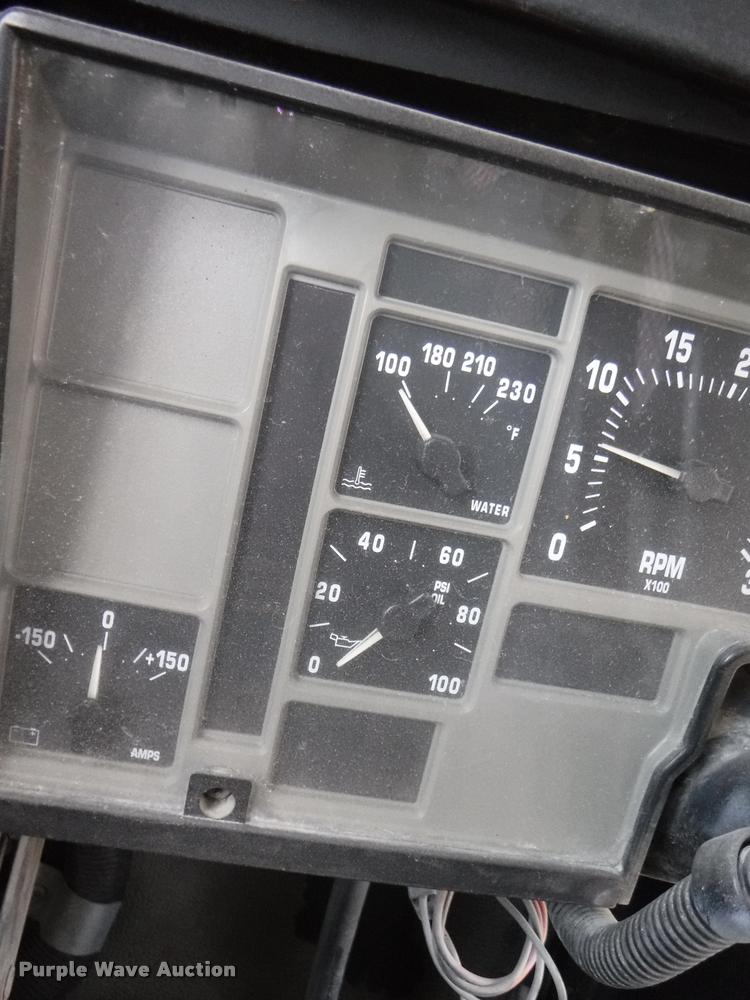 image for item K5947 1996 International 3800 school bus