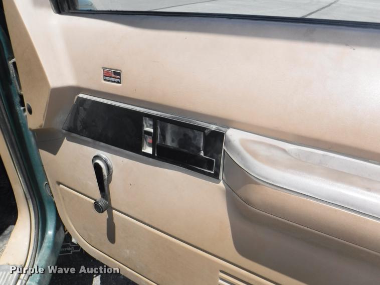 image for item K5950 1988 GMC Sierra 3500 SL utility bed pickup truck