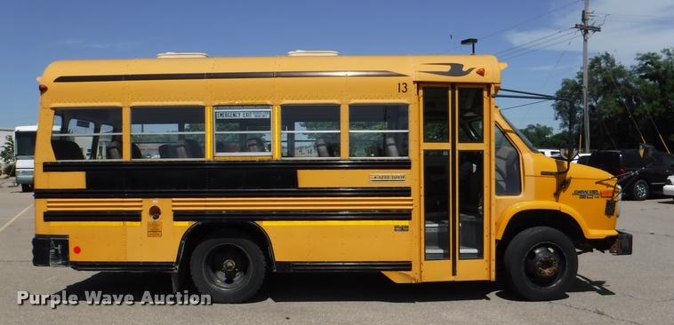 image for item K5978 1995 Chevrolet G30 school bus