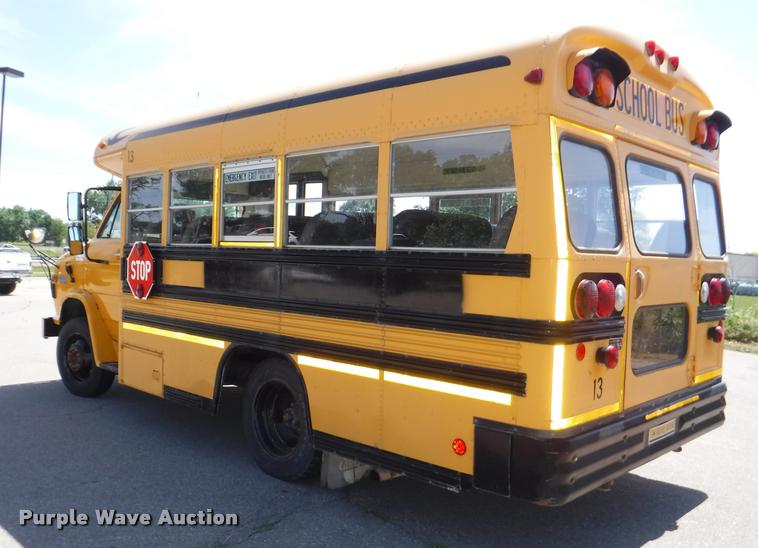 image for item K5978 1995 Chevrolet G30 school bus