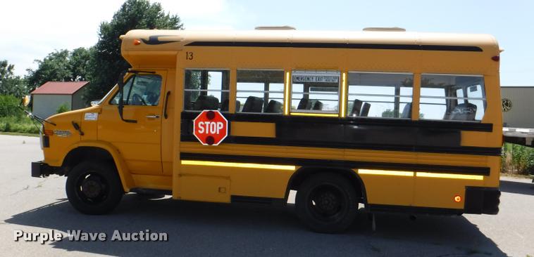 image for item K5978 1995 Chevrolet G30 school bus