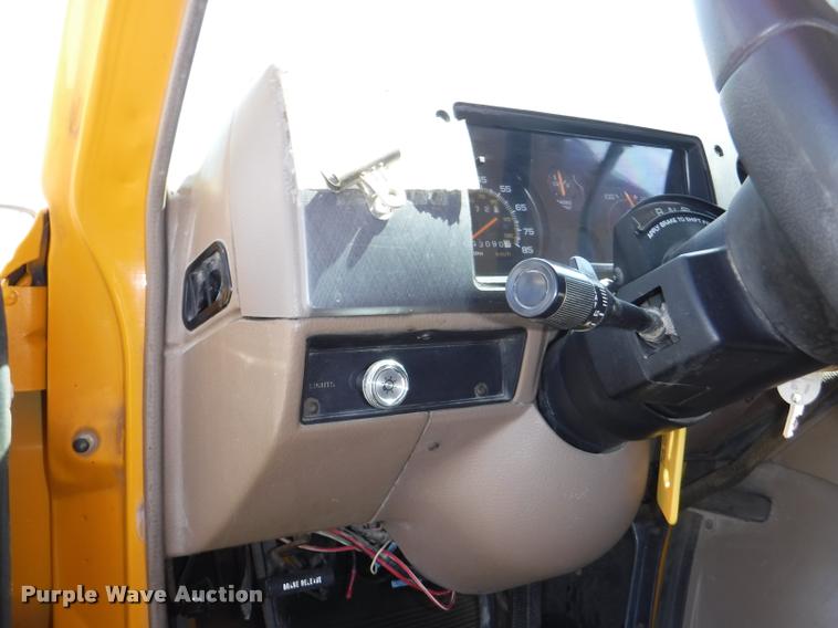 image for item K5978 1995 Chevrolet G30 school bus