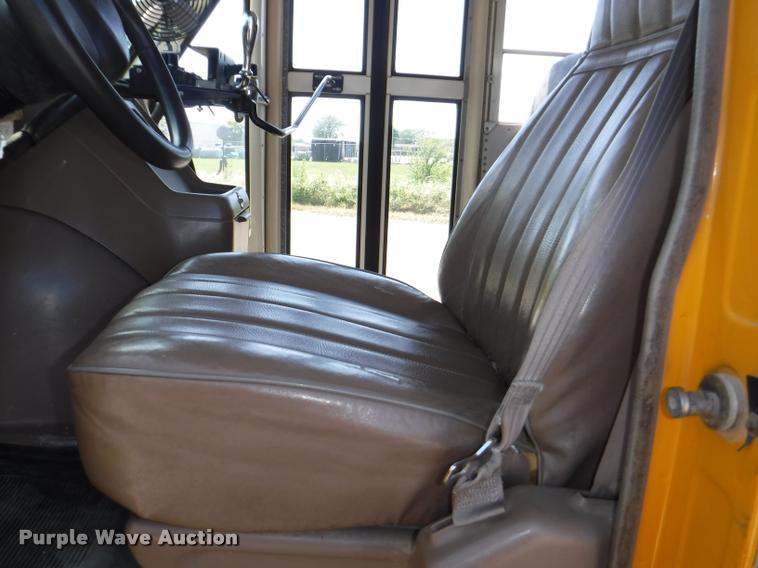 image for item K5978 1995 Chevrolet G30 school bus