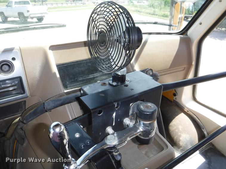 image for item K5978 1995 Chevrolet G30 school bus