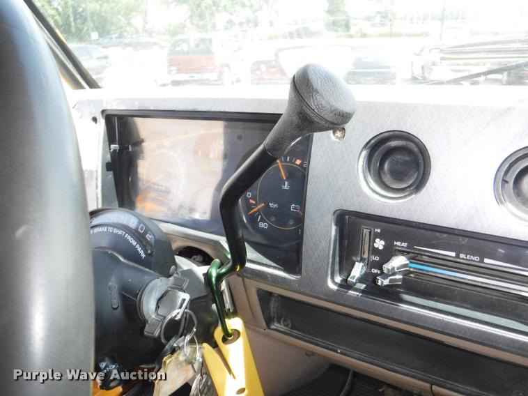 image for item K5978 1995 Chevrolet G30 school bus