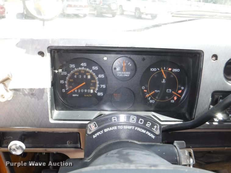 image for item K5978 1995 Chevrolet G30 school bus