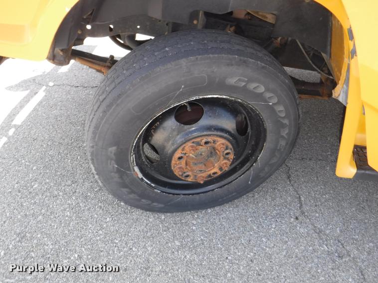 image for item K5978 1995 Chevrolet G30 school bus