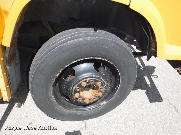 image for item K5978 1995 Chevrolet G30 school bus