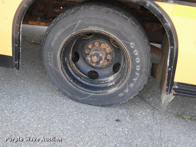 image for item K5978 1995 Chevrolet G30 school bus