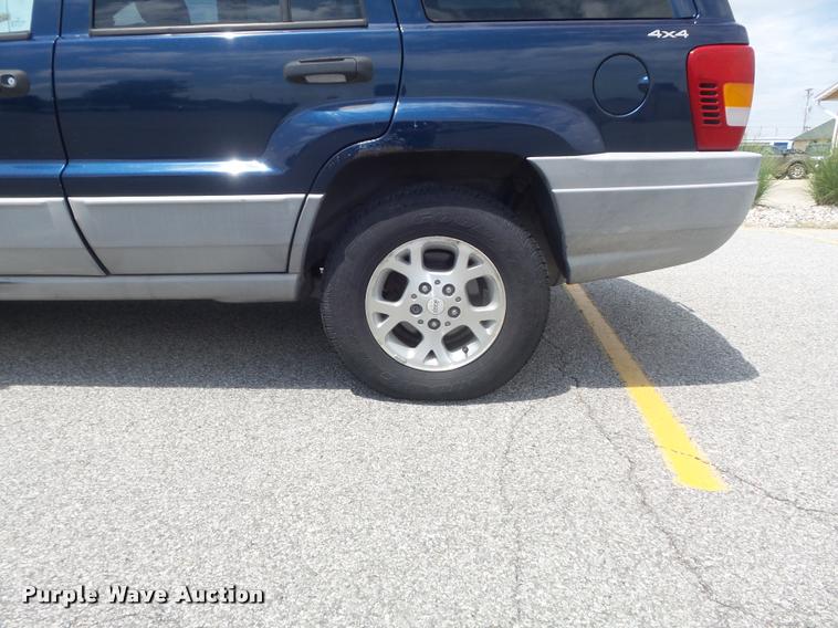 image for item K7561 2000 Jeep Grand Cherokee Laredo SUV