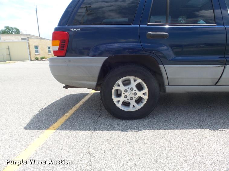 image for item K7561 2000 Jeep Grand Cherokee Laredo SUV