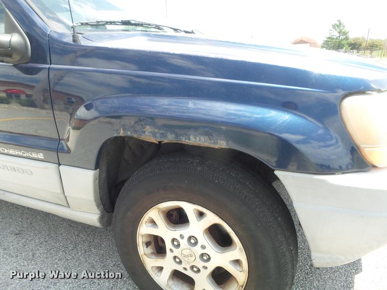 image for item K7561 2000 Jeep Grand Cherokee Laredo SUV