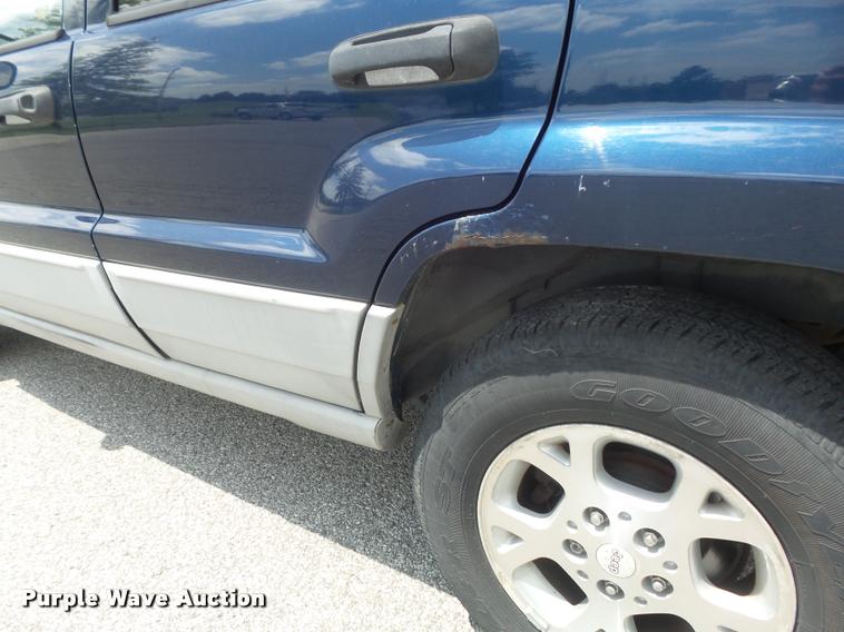 image for item K7561 2000 Jeep Grand Cherokee Laredo SUV