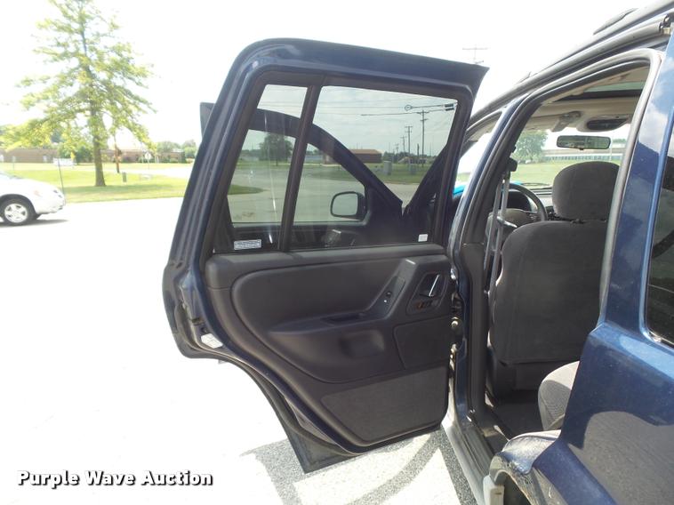 image for item K7561 2000 Jeep Grand Cherokee Laredo SUV