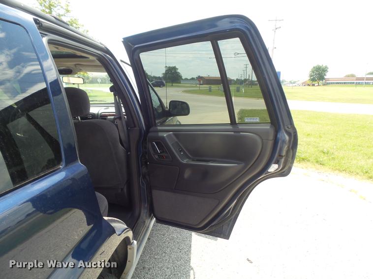 image for item K7561 2000 Jeep Grand Cherokee Laredo SUV