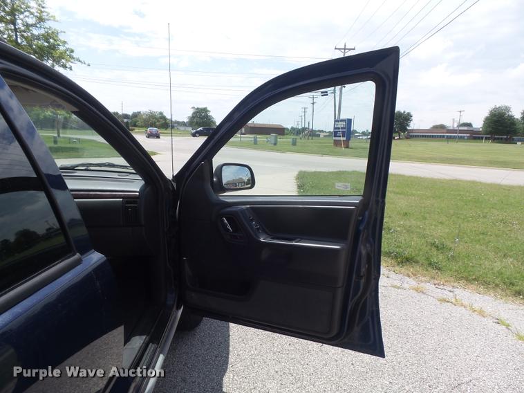 image for item K7561 2000 Jeep Grand Cherokee Laredo SUV