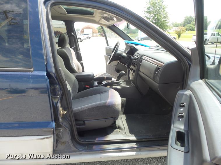 image for item K7561 2000 Jeep Grand Cherokee Laredo SUV