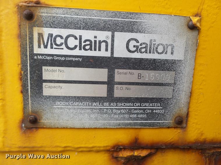 image for item K7628 2002 International 4900 Crew Cab dump truck