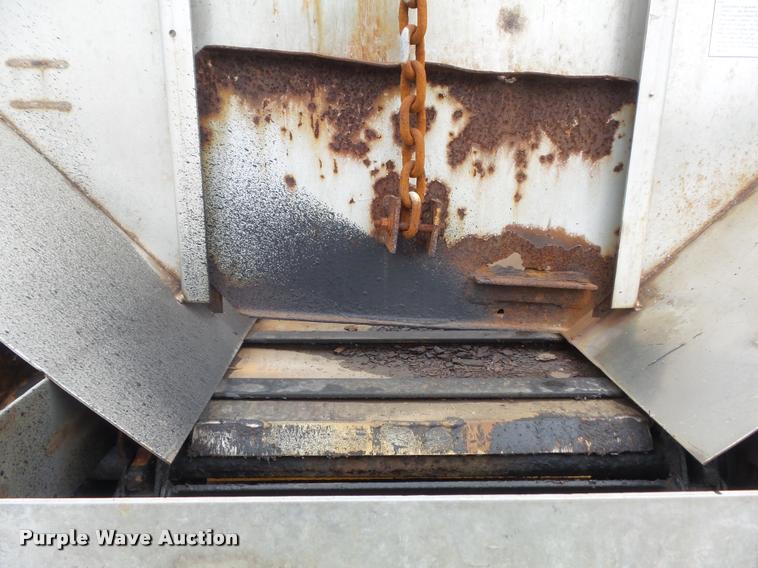 image for item K7628 2002 International 4900 Crew Cab dump truck